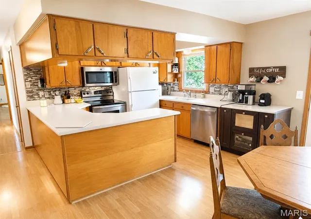 Photo 5 of Sale Pending at 1325 Springdale St, Mexico, MO 65265 | MLS# MIS26051910 | Listing updated on 2026-08-18