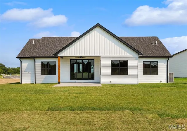 Photo 2 of Single family home for sale at 577 Tea Olive Blvd, O'fallon, IL 62269 | MLS# MIS26051915 | Listing updated on 2026-09-14