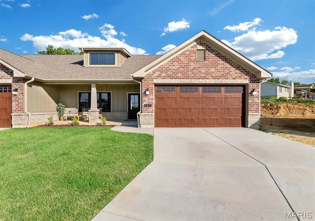 Photo 1 of Single family home for sale at 131 Stone Ledge Dr, St Clair, MO 63077 | MLS# MIS26051918 | Listing updated on 2026-09-07