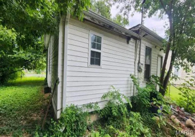 2nd image of 933 W Delmar Ave, Godfrey, IL 62035 | MLS# MIS26051920