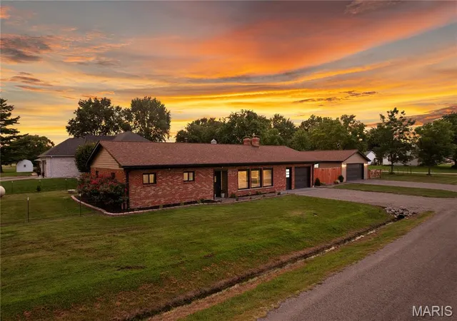 Single family home for sale at 8435 Prairietown Rd, Worden, IL 62097 | MLS# MIS26051921