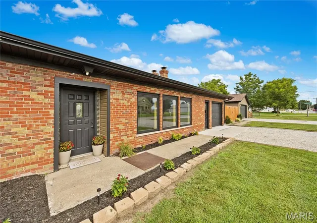 Photo 3 of Single family home for sale at 8435 Prairietown Rd, Worden, IL 62097 | MLS# MIS26051921 | Listing updated on 2026-10-05