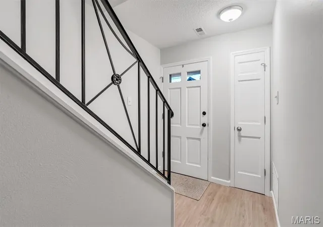 Photo 2 of Condo for sale at 13472 Mason Village Ct, Saint Louis, MO 63131 | MLS# MIS26051931 | Listing updated on 2026-09-20