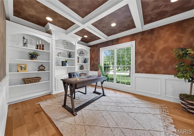 Photo 3 of Sale Pending at 1008 Hawks Landing Dr, Lake Saint Louis, MO 63367 | MLS# MIS26051933 | Listing updated on 2026-08-22