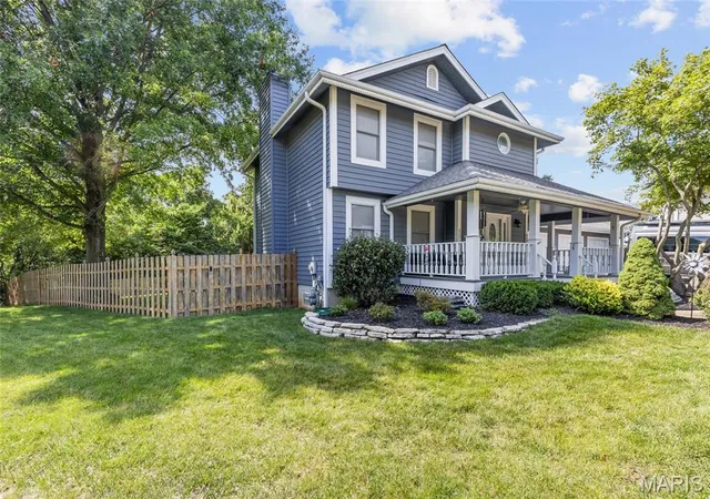 Photo 3 of Single family home for sale at 4 River Ridge Ct, Saint Charles, MO 63303 | MLS# MIS26051936 | Listing updated on 2026-09-14