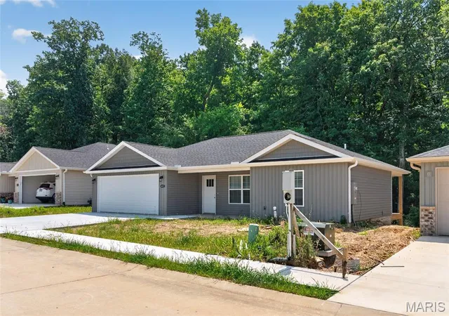 Photo 3 of Single family home for sale at 5421 Flatrock Tr, Jackson, MO 63755 | MLS# MIS26051939 | Listing updated on 2026-09-21