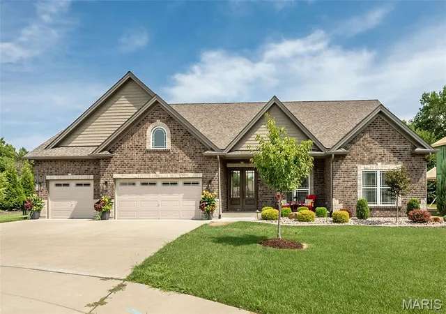1st image of 904 Bellevaux Pl, Saint Charles, MO 63301 | MLS# MIS26051940