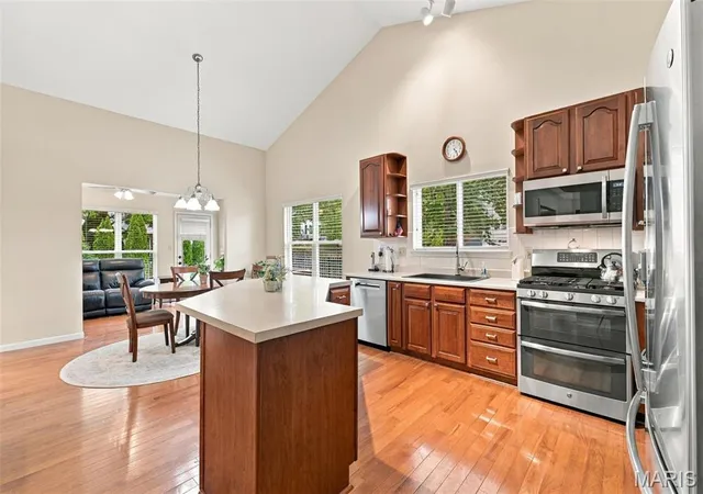 Photo 3 of Single family home for sale at 409 Mannington Dr, Saint Peters, MO 63376 | MLS# MIS26051945 | Listing updated on 2026-10-05