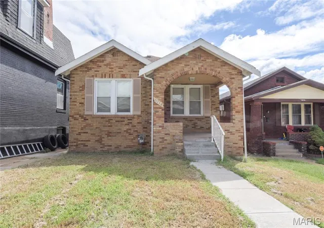 Photo 1 of Sale Pending at 5714 Pamplin Pl, Saint Louis, MO 63136 | MLS# MIS26051946 | Listing updated on 2026-10-06