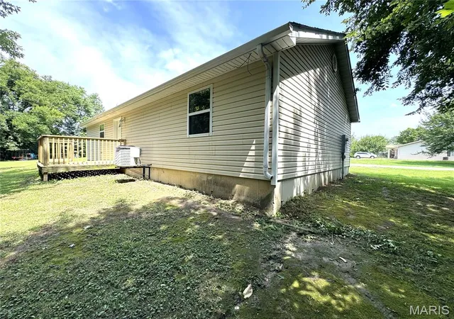 4th image of 108 N 18Th St, Bowling Green, MO 63334 | MLS# MIS26051954