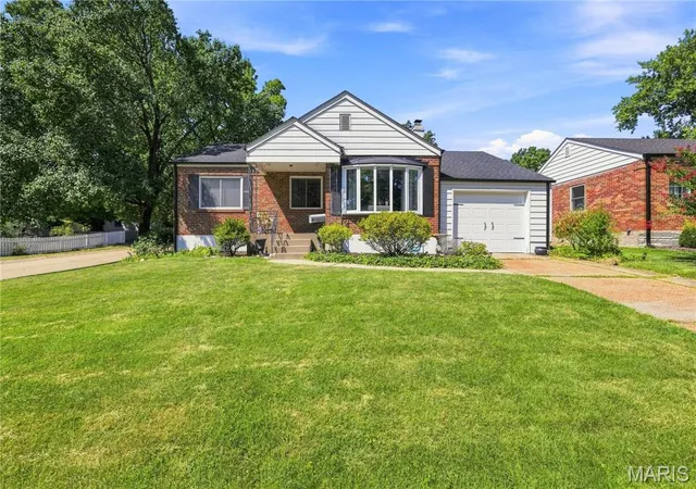 Photo 1 of Sale Pending at 1341 Pinetree Ln, Saint Louis, MO 63119 | MLS# MIS26051959 | Listing updated on 2026-09-28