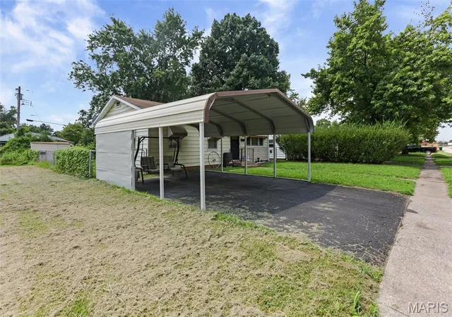 Photo 3 of Single family home for sale at 62 David St, East Saint Louis, IL 62206 | MLS# MIS26051961 | Listing updated on 2026-09-25