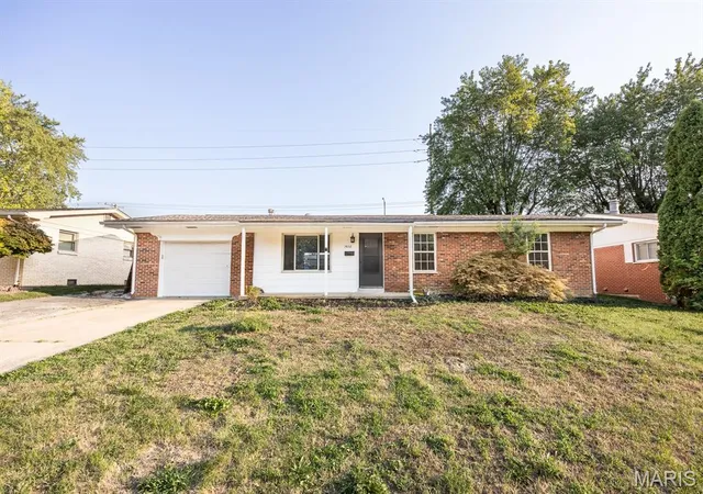 Photo 2 of Single family home for sale at 7632 Westchester Dr, Belleville, IL 62223 | MLS# MIS26051966 | Listing updated on 2026-09-04