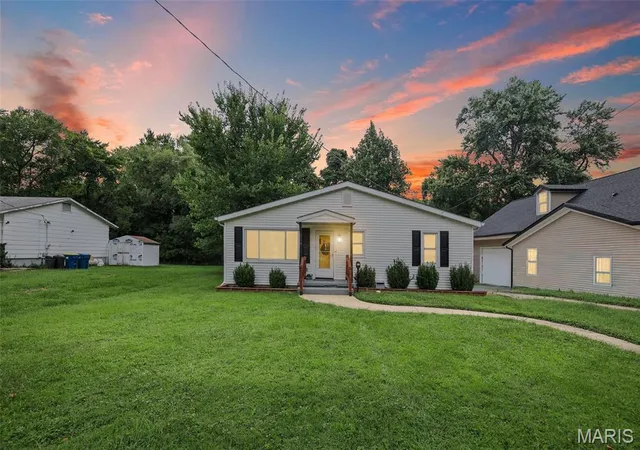 Photo 2 of Single family home for sale at 619 Thomas St, Edwardsville, IL 62025 | MLS# MIS26051968 | Listing updated on 2026-09-13