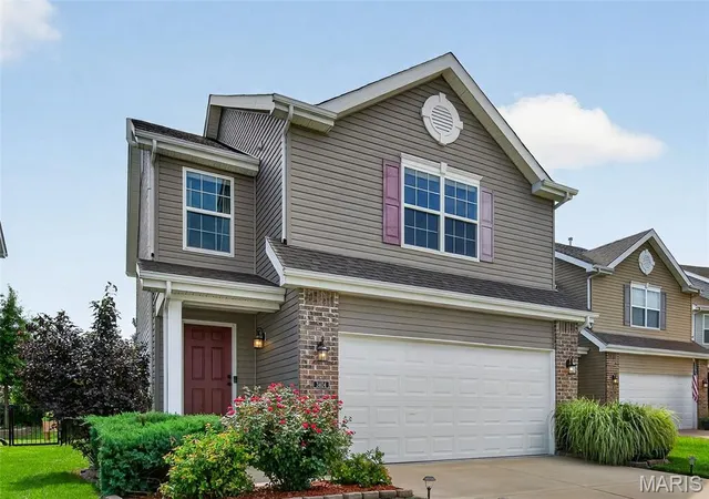 Photo 2 of Sale Pending at 3404 Charlestowne Crossing Dr, Saint Charles, MO 63301 | MLS# MIS26051983 | Listing updated on 2026-08-30