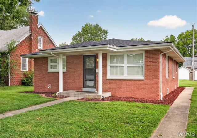 Photo 3 of Single family home for sale at 1117 9th St, Highland, IL 62249 | MLS# MIS26051987 | Listing updated on 2026-09-04