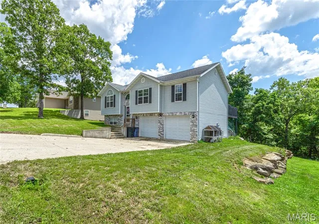Photo 3 of Single family home for sale at 18652 Lynn Ln, Waynesville, MO 65583 | MLS# MIS26051988 | Listing updated on 2026-09-03