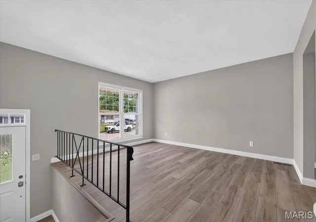 3rd image of 300 Chrysler Dr, Fenton, MO 63026 | MLS# MIS26051989