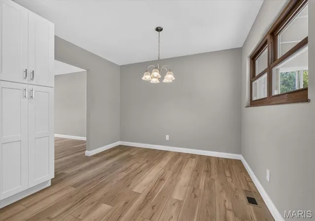 5th image of 300 Chrysler Dr, Fenton, MO 63026 | MLS# MIS26051989