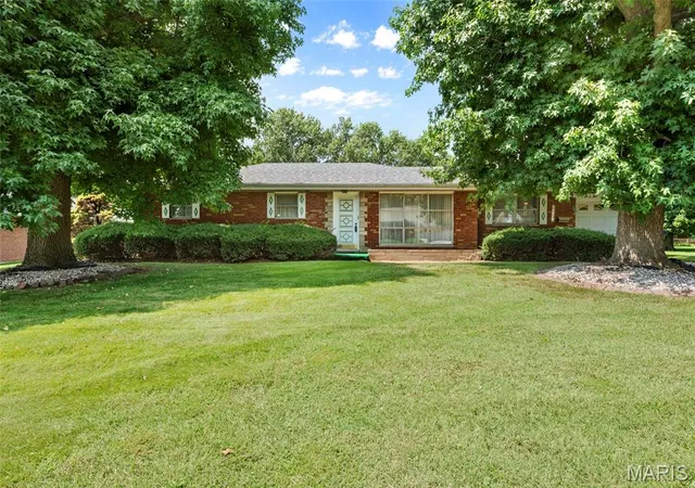 Photo 1 of Sale Pending at 103 Irene Dr, Collinsville, IL 62234 | MLS# MIS26051992 | Listing updated on 2026-08-15