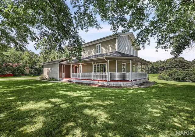 Photo 1 of Single family home for sale at 14 Algonquin Dr, Millstadt, IL 62260 | MLS# MIS26051994 | Listing updated on 2026-09-02