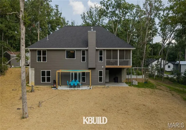 Photo 2 of Sale Pending at 1077 Bell Rd, Wright City, MO 63390 | MLS# MIS26051997 | Listing updated on 2026-10-05