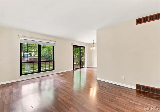 Listing Photo 4 - Condo for sale in building located at 1111 Appleseed Ln, Olivette, MO 63132 - Unit #A