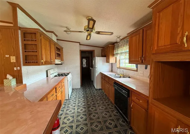 Photo 4 of Manufactured home for sale at 1829 W Main St, Vandalia, IL 62471 | MLS# MIS26052003 | Listing updated on 2026-09-08