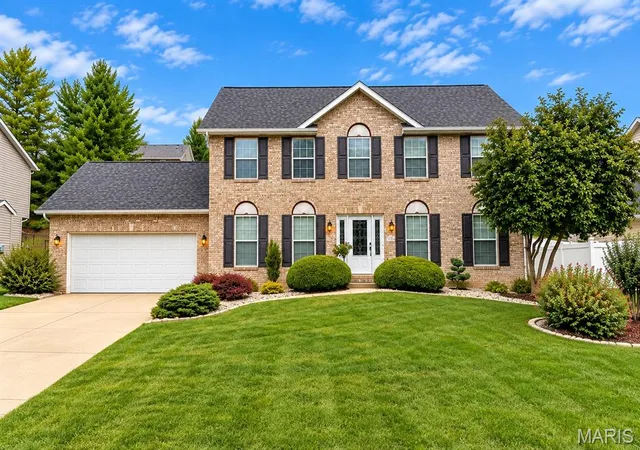 Photo 1 of Sale Pending at 14 Grandbrook Blvd, Collinsville, IL 62234 | MLS# MIS26052004 | Listing updated on 2026-10-03