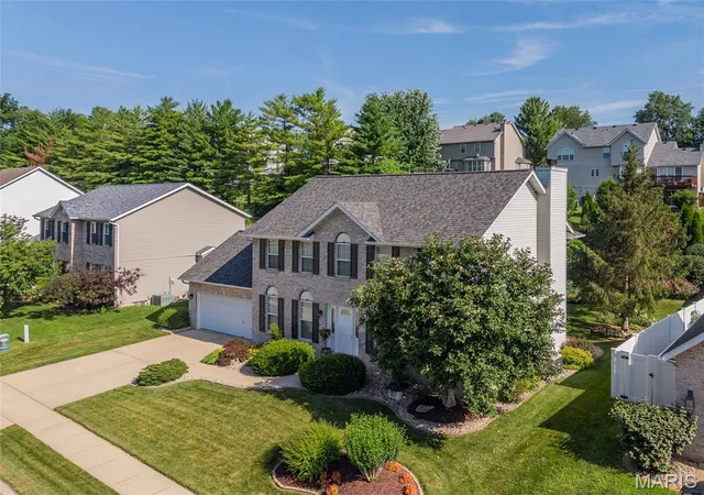 3rd image of 14 Grandbrook Blvd, Collinsville, IL 62234 | MLS# MIS26052004