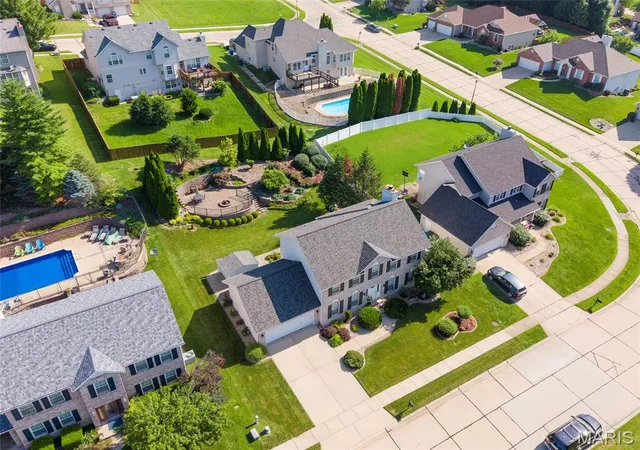 4th image of 14 Grandbrook Blvd, Collinsville, IL 62234 | MLS# MIS26052004