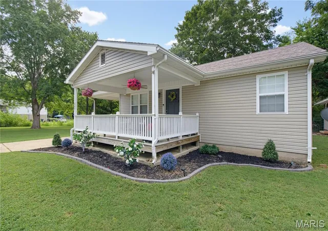 1st image of 407 Maple St, Piedmont, MO 63957 | MLS# MIS26052007