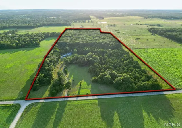 1st image of 17499 Ostrich Dr, Lebanon, MO 65536 | MLS# MIS26052011