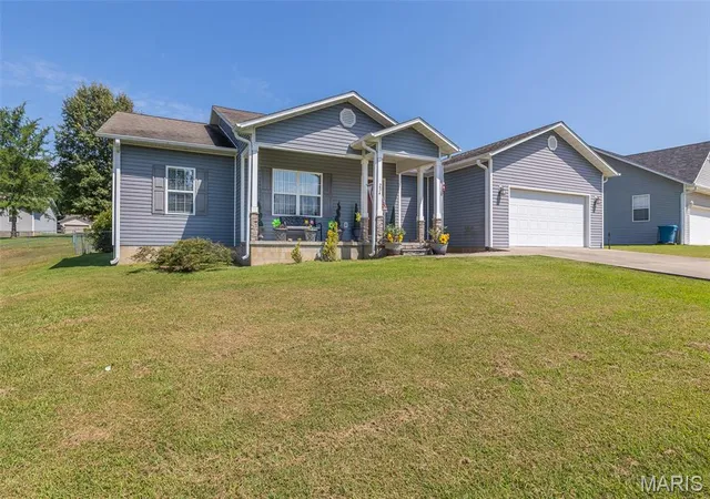 1st image of 324 Murfield Dr, Poplar Bluff, MO 63901 | MLS# MIS26052016