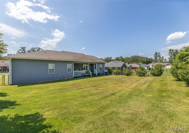 27th image of 324 Murfield Dr, Poplar Bluff, MO 63901 | MLS# MIS26052016