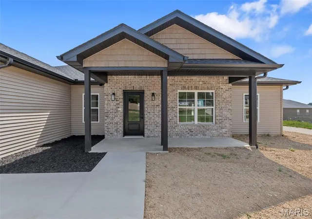 Photo 2 of Single family home for sale at 3506 Brahma Dr, Cape Girardeau, MO 63701 | MLS# MIS26052023 | Listing updated on 2026-09-14