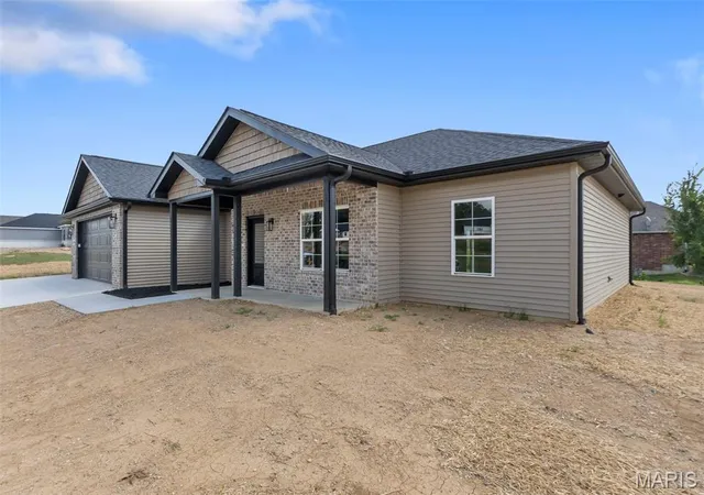Photo 3 of Single family home for sale at 3506 Brahma Dr, Cape Girardeau, MO 63701 | MLS# MIS26052023 | Listing updated on 2026-09-14