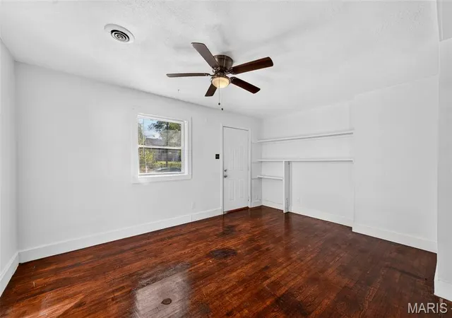 Photo 1 of Single family home for sale at 729 Beardsley Ct, Saint Louis, MO 63135 | MLS# MIS26052025 | Listing updated on 2026-10-29