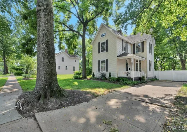 1st image of 419 S Van Buren Ave, Saint Louis, MO 63122 | MLS# MIS26052041