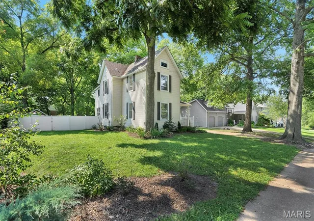 3rd image of 419 S Van Buren Ave, Saint Louis, MO 63122 | MLS# MIS26052041