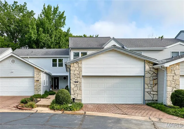 Photo 1 of Single family home for sale at 16463 Cobbleskille Dr, Chesterfield, MO 63017 | MLS# MIS26052042 | Listing updated on 2026-08-23