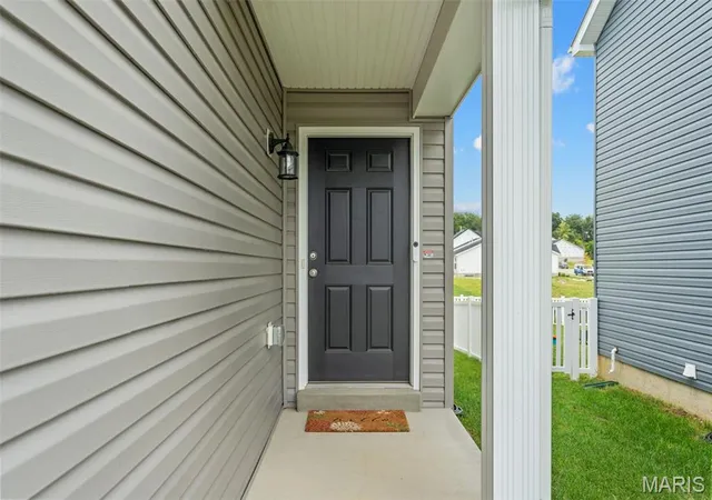 Photo 2 of Single family home for sale at 1061 Vardon Meadows Dr, Union, MO 63084 | MLS# MIS26052045 | Listing updated on 2026-09-08