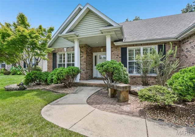 4th image of 315 Redwood Dr, Edwardsville, IL 62025 | MLS# MIS26052047