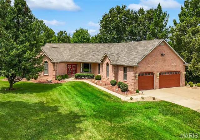 Photo 3 of Single family home for sale at 160 O'fallon Troy Rd, O Fallon, IL 62269 | MLS# MIS26052050 | Listing updated on 2026-10-09