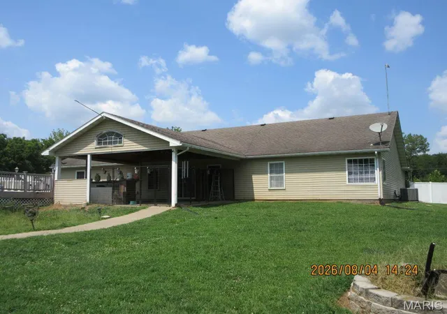 Photo 3 of Sale Pending at 19707 Hwy Uu, Louisiana, MO 63353 | MLS# MIS26052052 | Listing updated on 2026-10-01