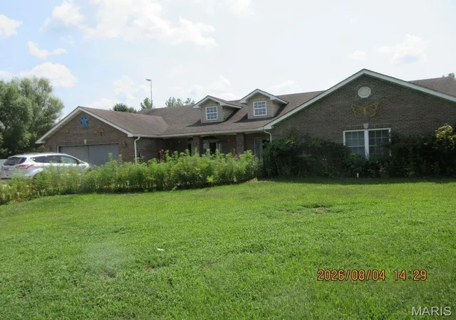 Photo 4 of Sale Pending at 19707 Hwy Uu, Louisiana, MO 63353 | MLS# MIS26052052 | Listing updated on 2026-10-01