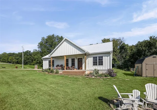 Photo 3 of Single family home for sale at 26068 Elsah Hills Dr, Dow, IL 62022 | MLS# MIS26052054 | Listing updated on 2026-09-21
