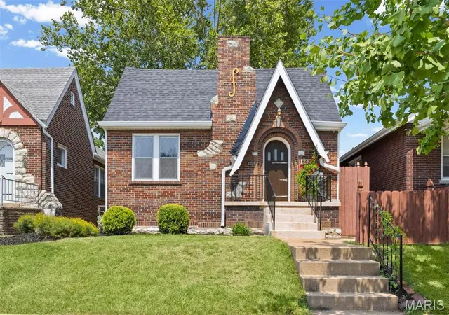 Photo 1 of Sale Pending at 6427 Pernod Ave, Saint Louis, MO 63139 | MLS# MIS26052056 | Listing updated on 2026-08-27