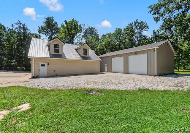 2nd image of 5011 Devon Dr, House Springs, MO 63051 | MLS# MIS26052064