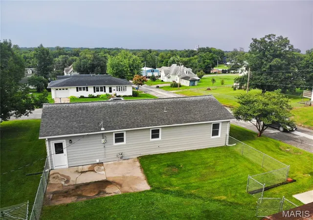 Photo 2 of Single family home for sale at 601 Cooper Ave, Paris, MO 65275 | MLS# MIS26052065 | Listing updated on 2026-09-03